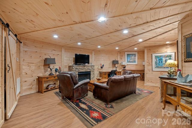 140 Slim Ridge, Maggie Valley, NC 28751