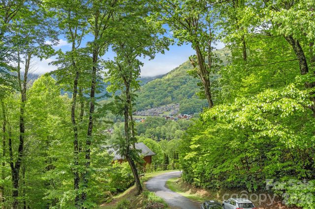140 Slim Ridge, Maggie Valley, NC 28751