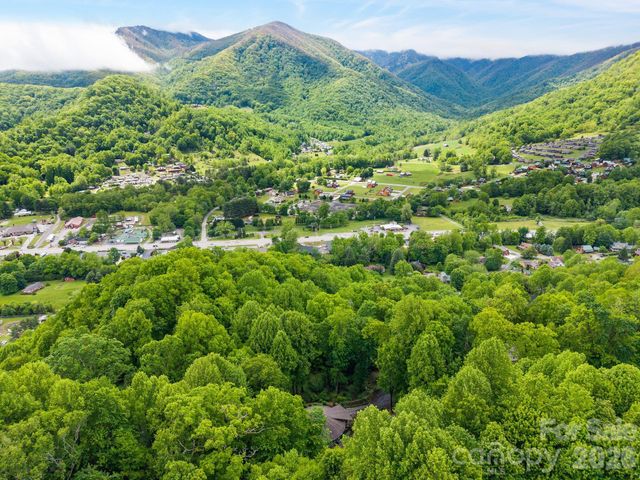140 Slim Ridge, Maggie Valley, NC 28751