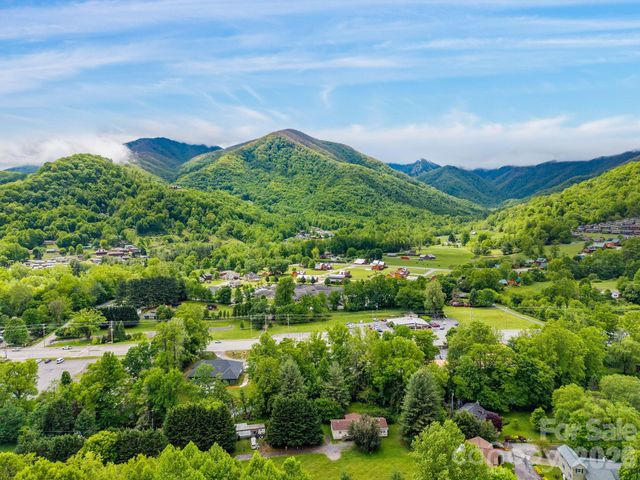 140 Slim Ridge, Maggie Valley, NC 28751