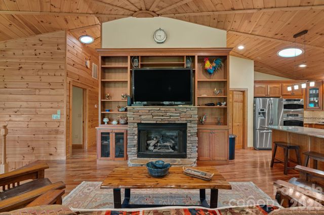 140 Slim Ridge, Maggie Valley, NC 28751