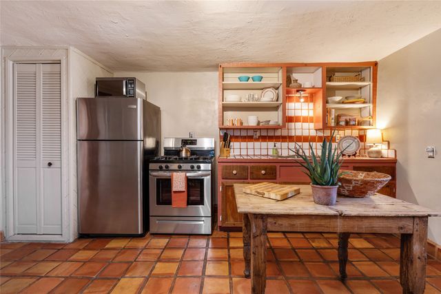 134 Duran B, Santa Fe, NM 87501