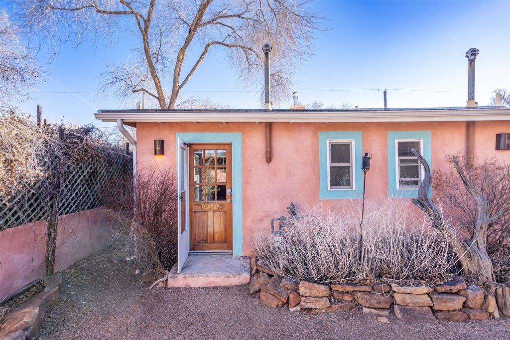 134 Duran B, Santa Fe, NM 87501