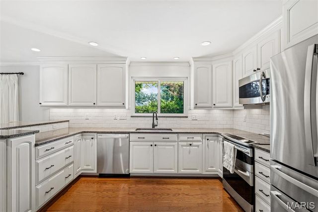 10522 Roxanna Drive, St Louis, MO 63128