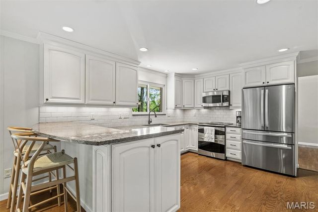10522 Roxanna Drive, St Louis, MO 63128
