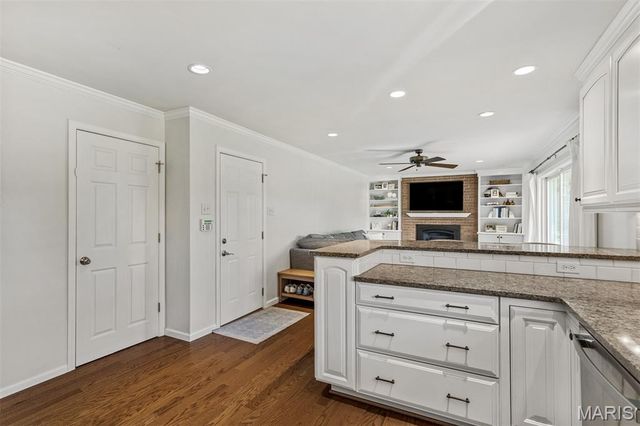 10522 Roxanna Drive, St Louis, MO 63128