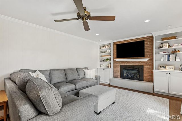 10522 Roxanna Drive, St Louis, MO 63128