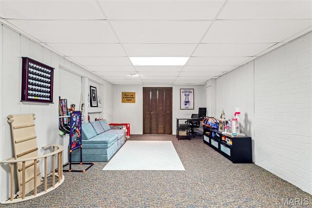 10522 Roxanna Drive, St Louis, MO 63128
