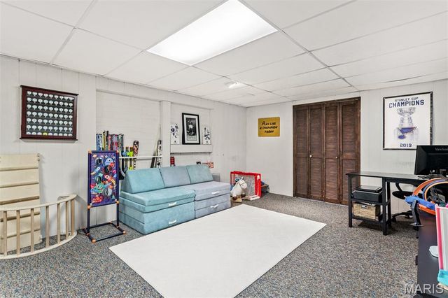 10522 Roxanna Drive, St Louis, MO 63128