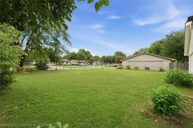 8500 S 35th Terrace, Fort Smith, AR 72908