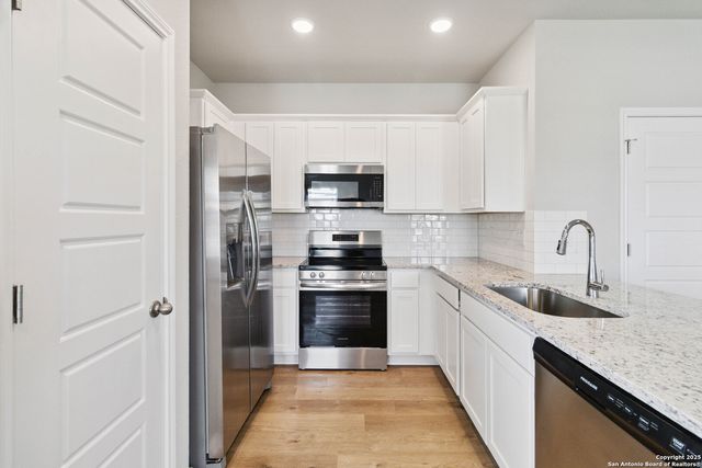 15526 Suess Hill, San Antonio, TX 78253