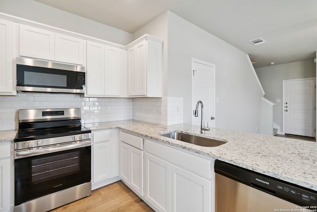 15526 Suess Hill, San Antonio, TX 78253