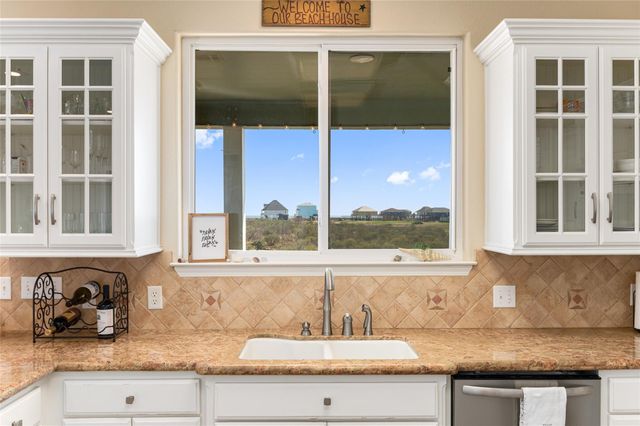 200 Mobile, Crystal Beach, TX 77650