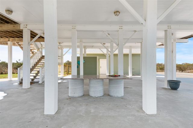 200 Mobile, Crystal Beach, TX 77650