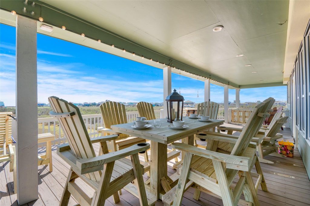 200 Mobile, Crystal Beach, TX 77650