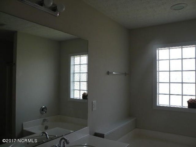 2806 Weathersby Drive, New Bern, NC 28562