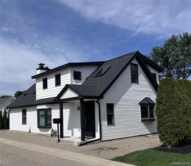 48481 Harbor Drive, Chesterfield Township, MI 48047