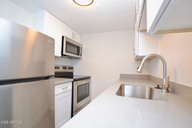 44 W ROANOKE Avenue 8, Phoenix, AZ 85004