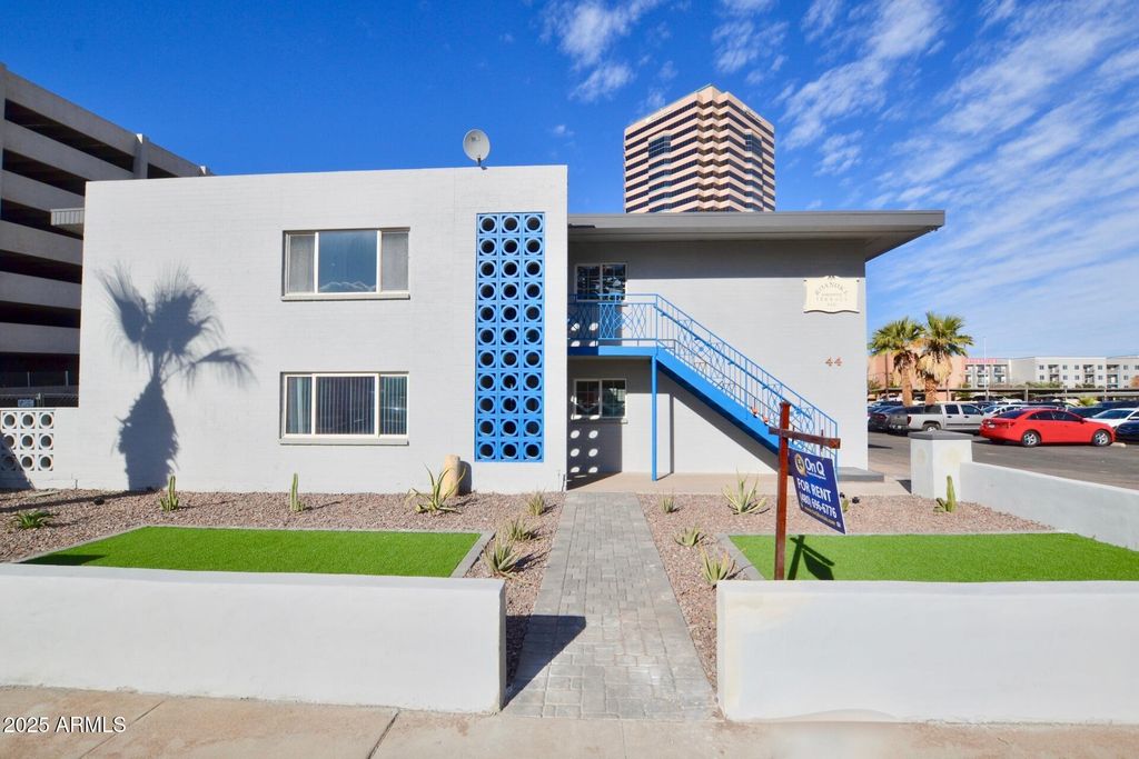 44 W ROANOKE Avenue 8, Phoenix, AZ 85004