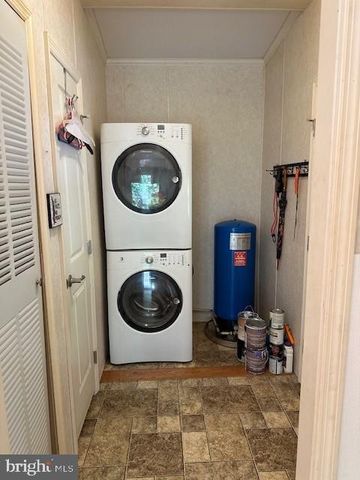 41 SPRING RD, Boyertown, PA 19512