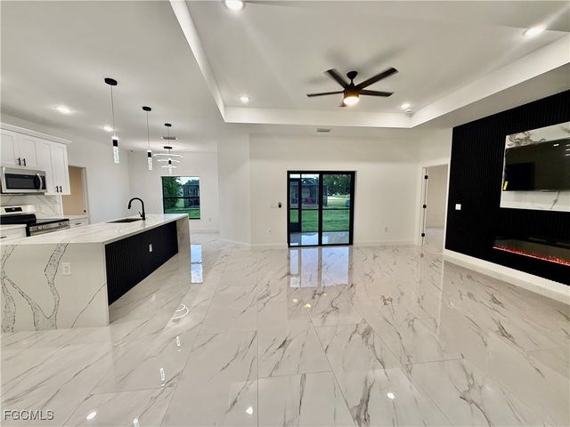 684 Kingsbury ST E, Lehigh Acres, FL 33974