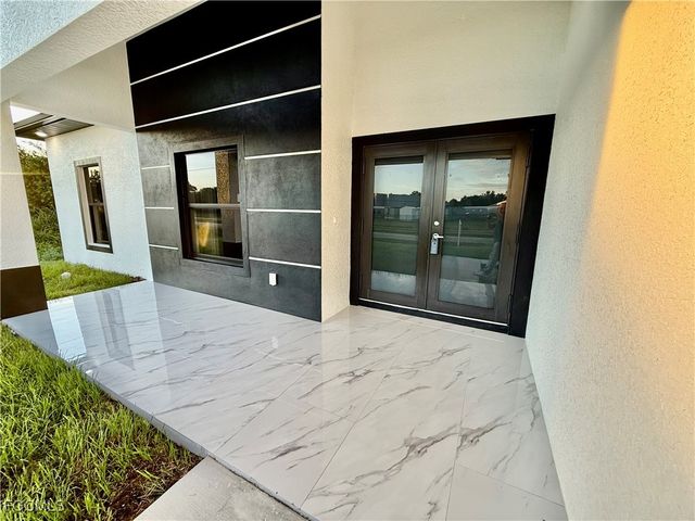 684 Kingsbury ST E, Lehigh Acres, FL 33974