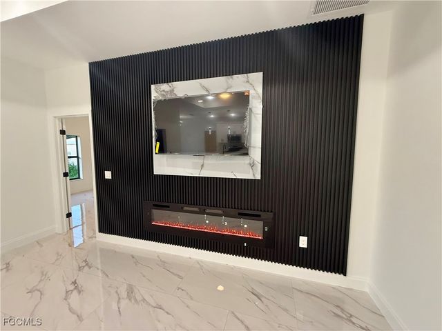 684 Kingsbury ST E, Lehigh Acres, FL 33974