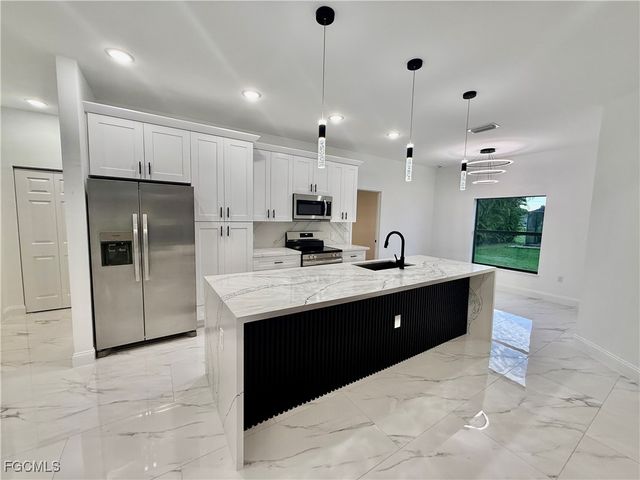 684 Kingsbury ST E, Lehigh Acres, FL 33974