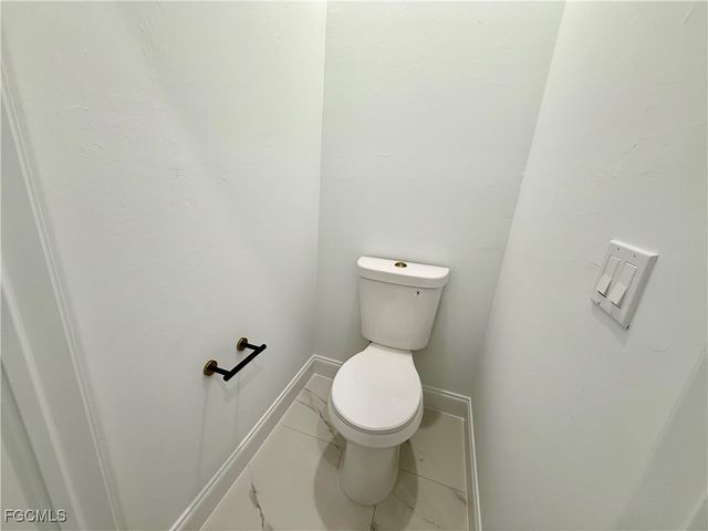 684 Kingsbury ST E, Lehigh Acres, FL 33974