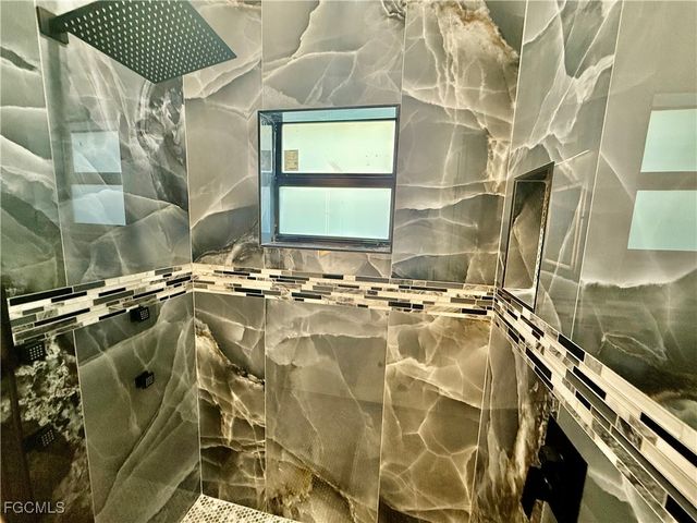 684 Kingsbury ST E, Lehigh Acres, FL 33974