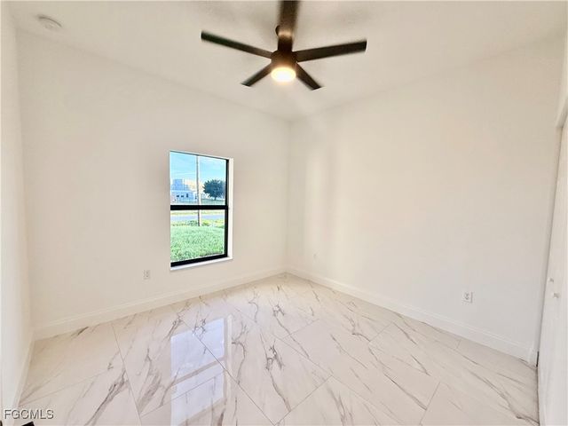 684 Kingsbury ST E, Lehigh Acres, FL 33974