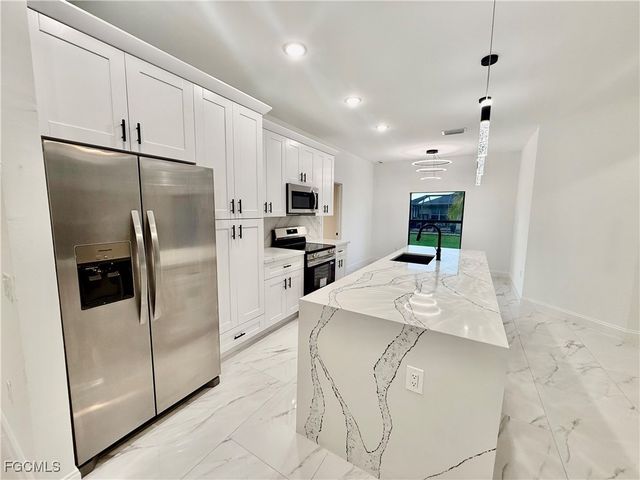 684 Kingsbury ST E, Lehigh Acres, FL 33974