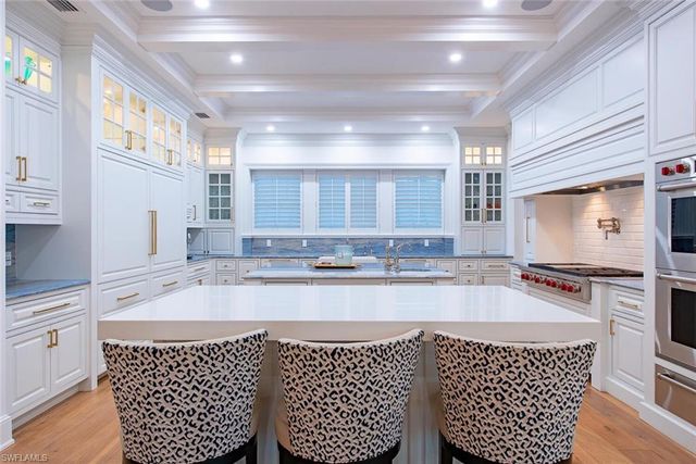 140 3rd AVE S, Naples, FL 34102