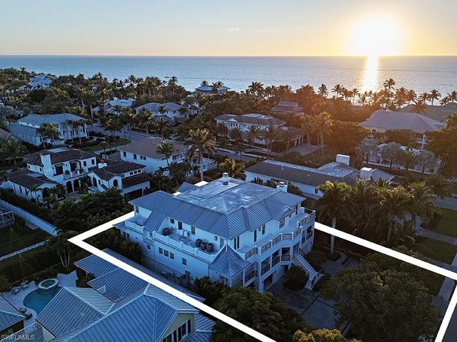 140 3rd AVE S, Naples, FL 34102