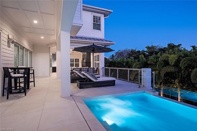 140 3rd AVE S, Naples, FL 34102