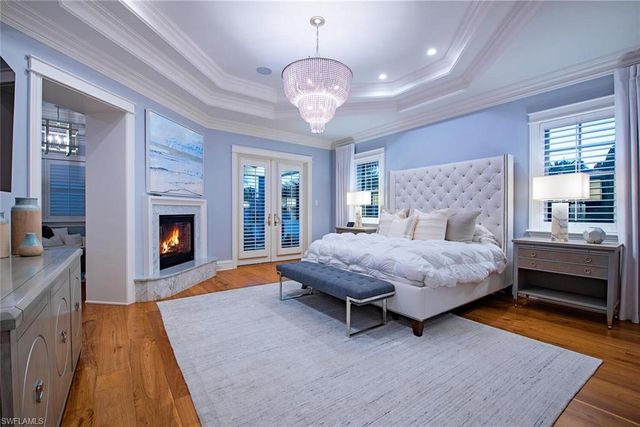 140 3rd AVE S, Naples, FL 34102