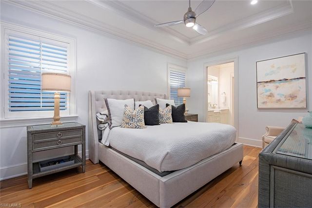 140 3rd AVE S, Naples, FL 34102