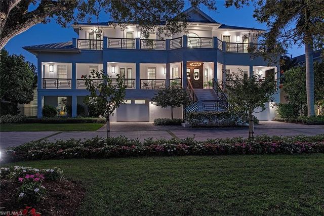 140 3rd AVE S, Naples, FL 34102