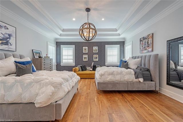 140 3rd AVE S, Naples, FL 34102