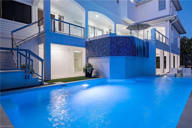 140 3rd AVE S, Naples, FL 34102