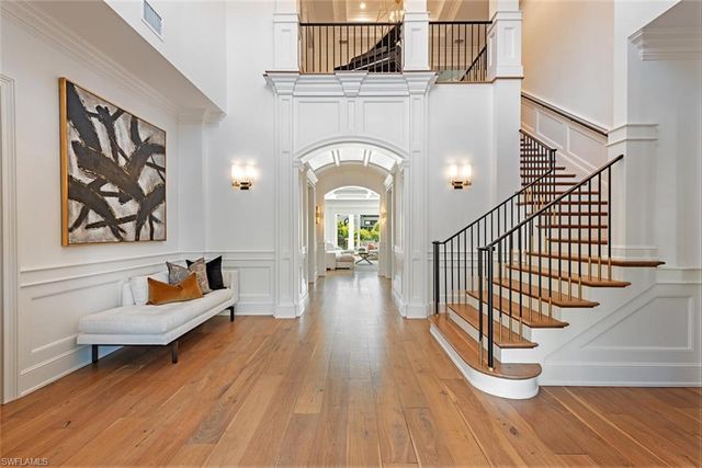 140 3rd AVE S, Naples, FL 34102