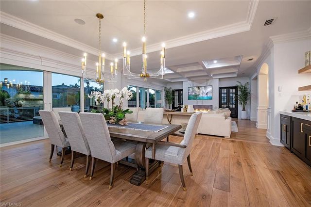 140 3rd AVE S, Naples, FL 34102