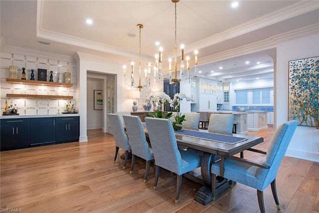 140 3rd AVE S, Naples, FL 34102