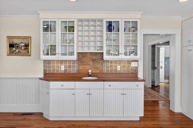 30 Cockachoiset Lane, Osterville, MA 02655