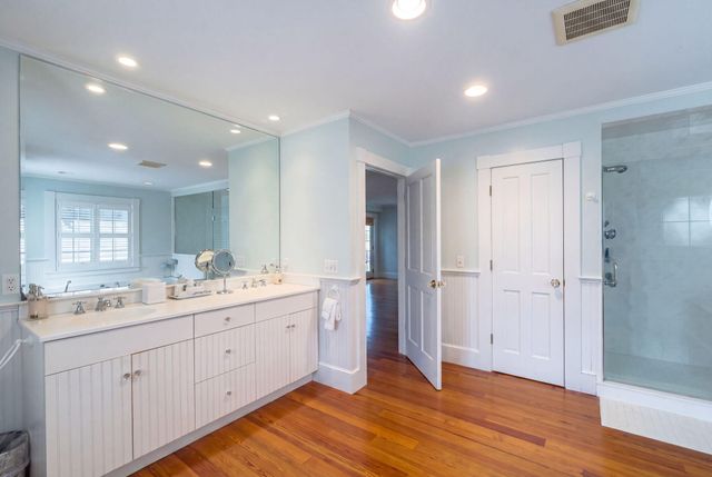 30 Cockachoiset Lane, Osterville, MA 02655