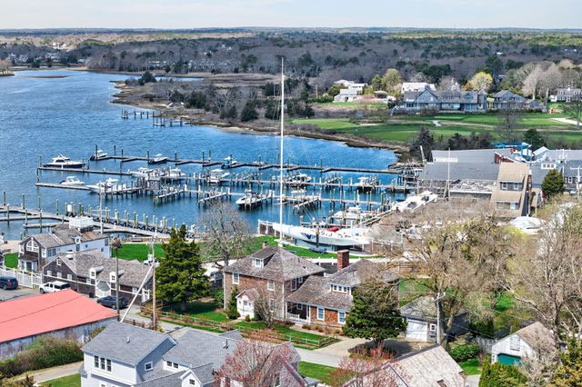 30 Cockachoiset Lane, Osterville, MA 02655