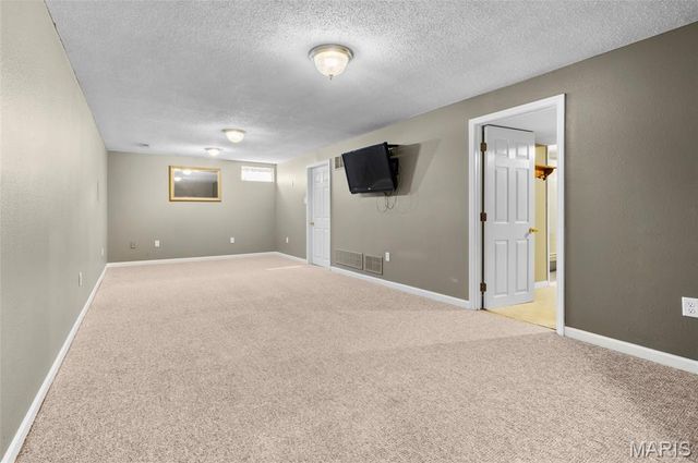 208 Fairington Drive, Troy, IL 62294