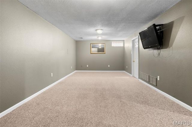 208 Fairington Drive, Troy, IL 62294