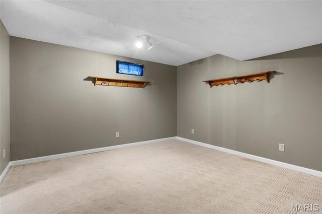 208 Fairington Drive, Troy, IL 62294