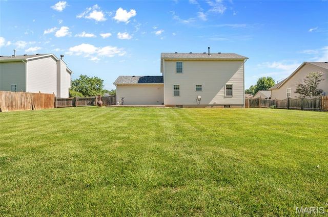 208 Fairington Drive, Troy, IL 62294